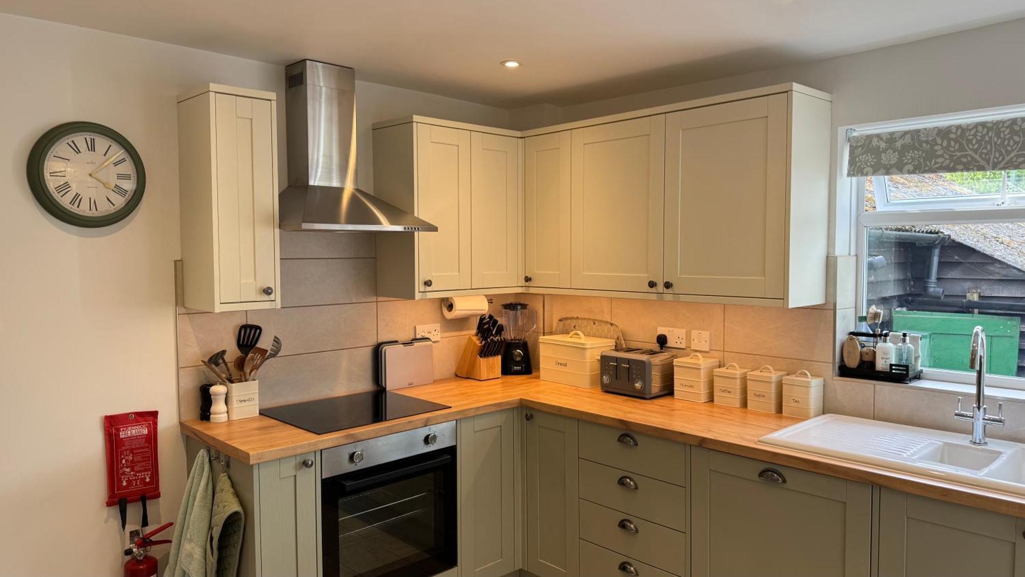 3 Bed Spa Cottage Southwater Buitenkant foto