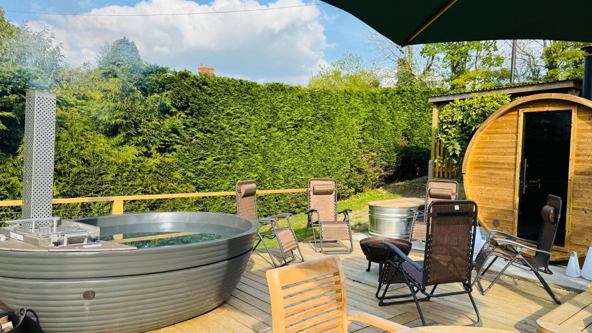 3 Bed Spa Cottage Southwater Buitenkant foto